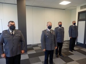 uczestnicy uroczystości wręczenia medali