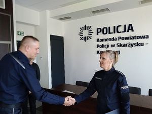 policjanci podczas spotkania