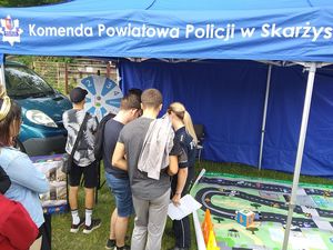 policjanci podczas działań