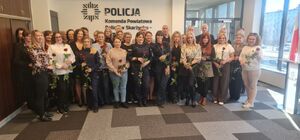 Kobiety pracujące i pełniące służbę w komendzie