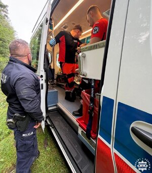 Pogotowie Ratunkowe, funkcjonariusz Policji